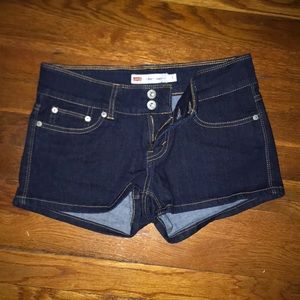 Levi shorty short jean shorts